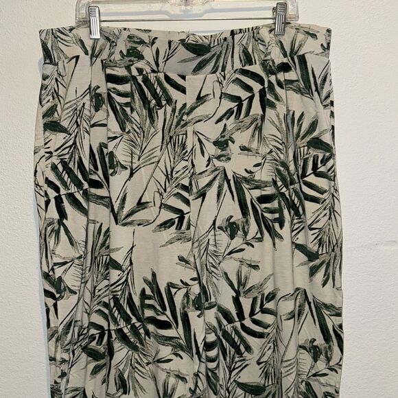 ASOS Curve Peg Tapered Leg Pants in Tropical Palm Print - Picture 5 of 8